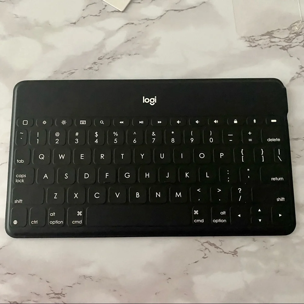 Logitech Keys-To-Go Keyboard for iPhone, iPad, & Apple TV Design - Black
